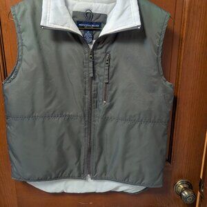 Womens Puffer vest, size Medium